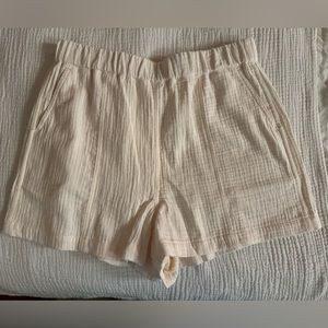 Madewell light spun easy pull on shorts. Cream, size large. New with tags!